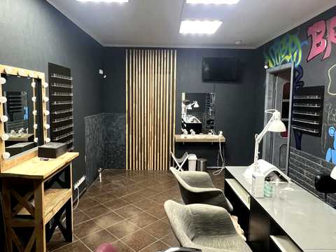 комерційна за адресою Світлицького вул., 28