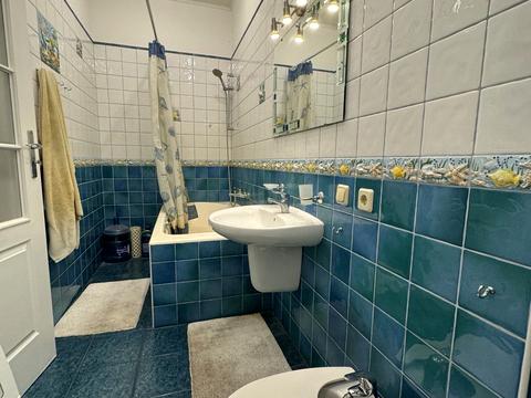 квартира за адресою Дмитра Яворницького просп. (Карла Маркса), 53-А