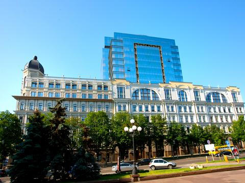 комерційна за адресою Богдана Хмельницького вул., 19-21