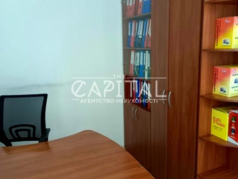 комерційна за адресою Голосіївський пров., 132