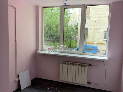 комерційна за адресою Межигірська вул., 57/17