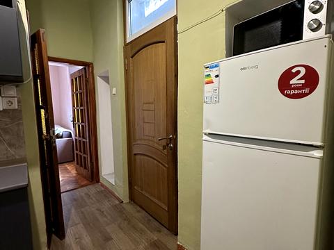 квартира за адресою Академіка Володимира Гнатюка вул. (), 12