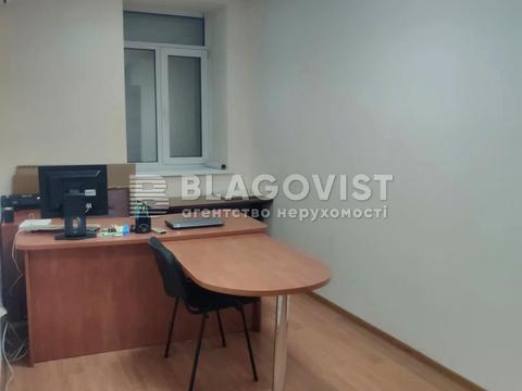комерційна за адресою Августина Волошина вул. (Ярослава Галана), 2-А