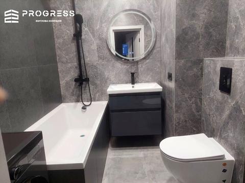 квартира за адресою Степана Бандери вул., 77-Б