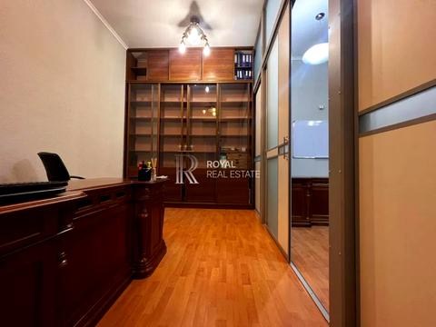 комерційна за адресою Велика Житомирська вул., 18-А