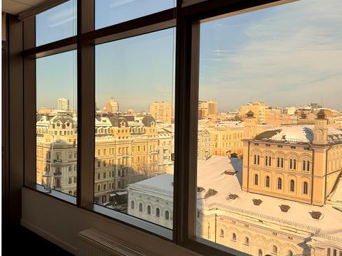 комерційна за адресою Богдана Хмельницького вул., 19-21