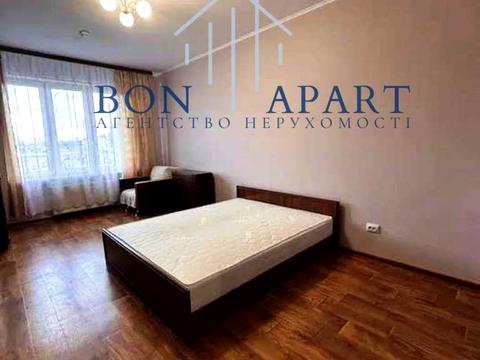 квартира за адресою Сім'ї Кульженків вул. (Петра Дегтяренка), 21