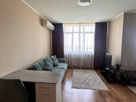 квартира за адресою Любомира Гузара просп. (Космонавта Комарова), 46-В