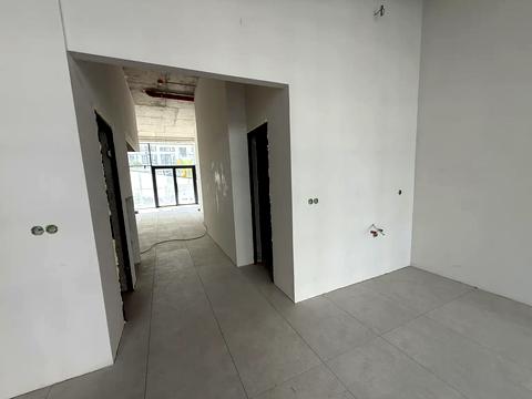 комерційна за адресою Капушанська вул., 150