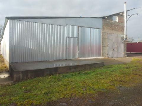 комерційна за адресою Центральна вул., 12