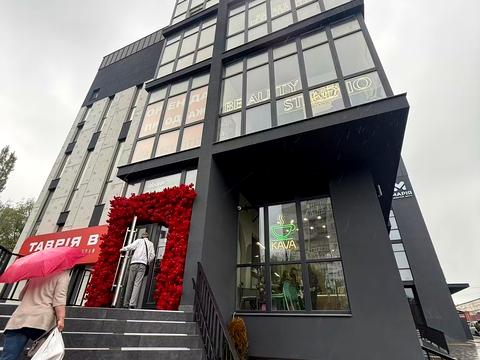 коммерческая по адресу Тернопільська ул., 17