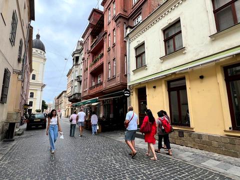 комерційна за адресою Лесі Українки вул., 15