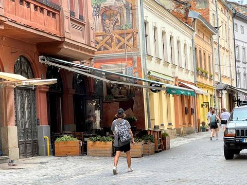 комерційна за адресою Лесі Українки вул., 15