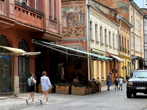 комерційна за адресою Лесі Українки вул., 15