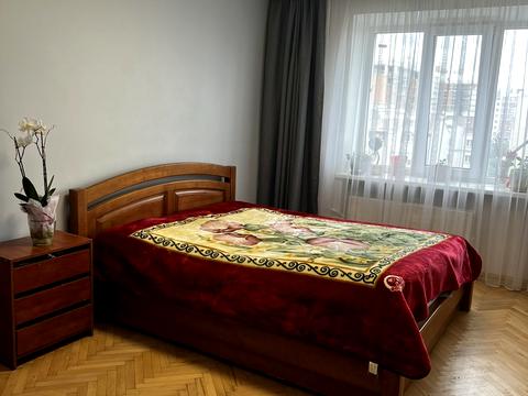 квартира за адресою Гната Хоткевича вул., 53