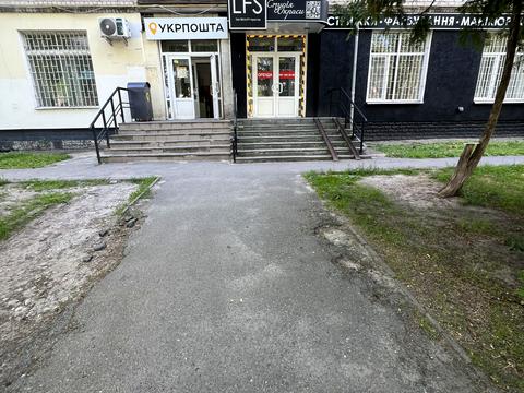 коммерческая по адресу Владимира Великого ул. (Энгельса), 4
