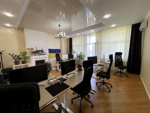 комерційна за адресою Володимира Янева вул., 8