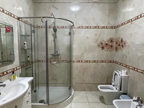 комерційна за адресою Володимира Янева вул., 8