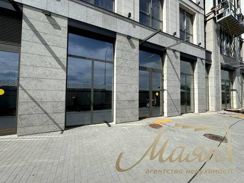 комерційна за адресою Набережно-Хрещатицька вул., 21