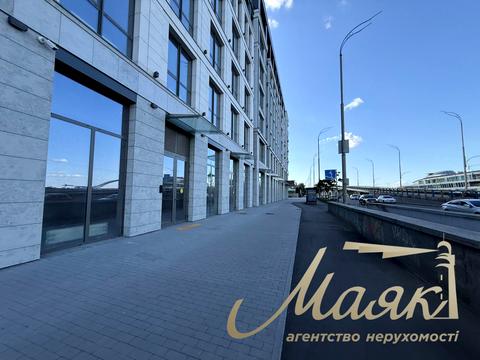 комерційна за адресою Набережно-Хрещатицька вул., 21