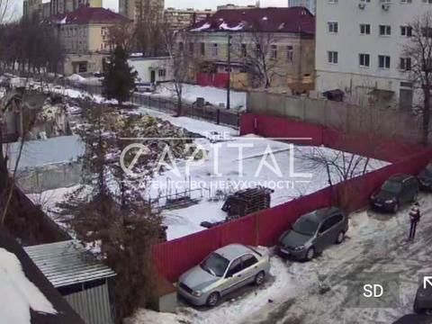 участок по адресу Бориспольская ул., 9