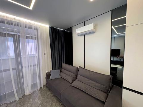 1869433697445849