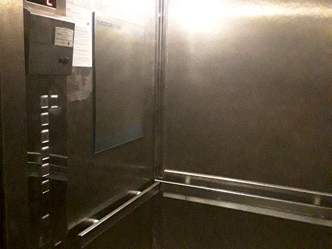 комерційна за адресою Харківське шосе, 17-А
