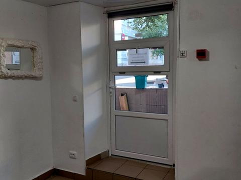 комерційна за адресою Чернишевська вул., 27