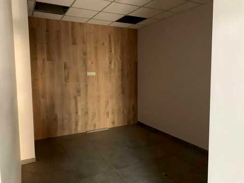 комерційна за адресою Ревуцького вул., 40-Б