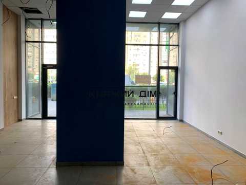 комерційна за адресою Ревуцького вул., 40-Б
