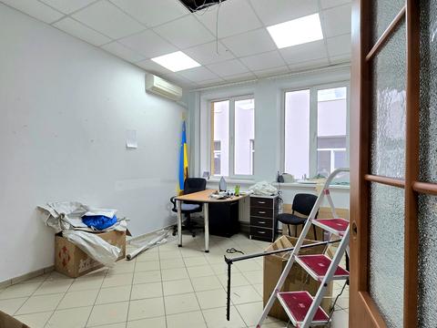 комерційна за адресою Городоцька вул., 174