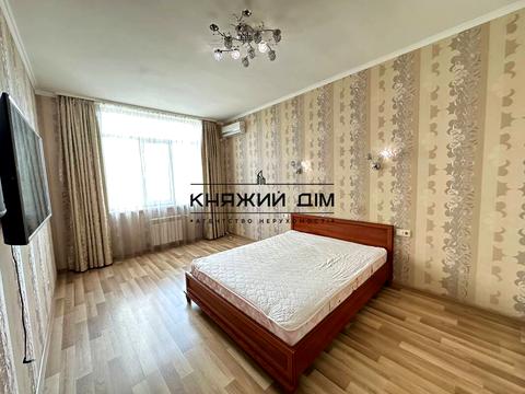 квартира за адресою Гната Хоткевича вул. (Червоногвардійська), 12