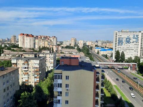 квартира за адресою Любомира Гузара просп. (Космонавта Комарова), 26
