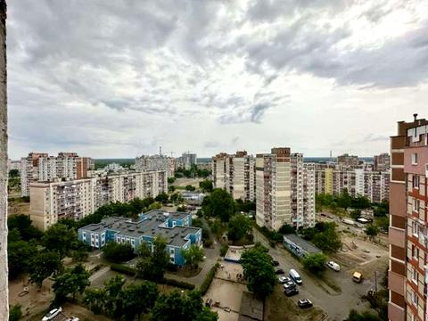 квартира за адресою Червоної Калини просп. (Володимира Маяковського), 52