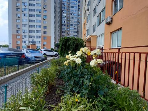 комерційна за адресою Райдужний масив вул., 21/1