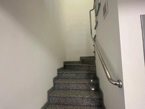 комерційна за адресою Львів, Мікльоша, 13