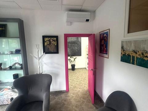 комерційна за адресою Львів, Мікльоша, 13