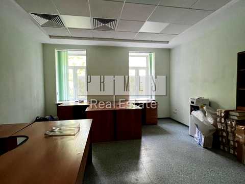комерційна за адресою Костянтинівська вул., 32
