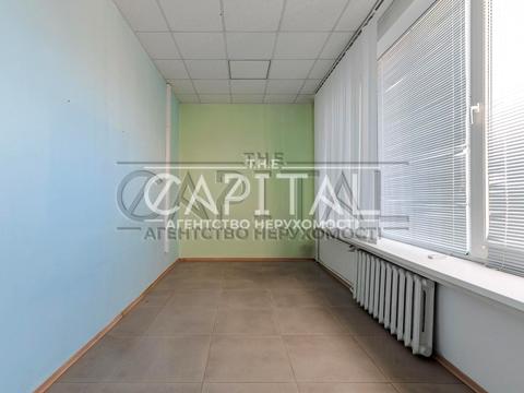 коммерческая по адресу Лесі Українки пл., 34