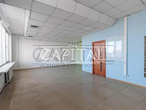 коммерческая по адресу Лесі Українки пл., 34
