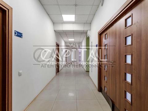 коммерческая по адресу Лесі Українки пл., 34