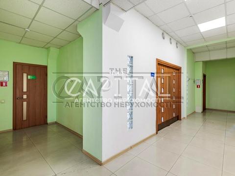 коммерческая по адресу Лесі Українки пл., 34