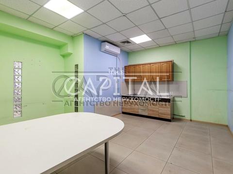 коммерческая по адресу Лесі Українки пл., 34