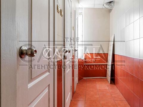 коммерческая по адресу Лесі Українки пл., 34