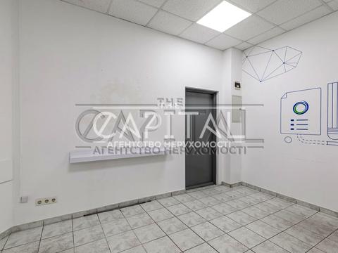 коммерческая по адресу Лесі Українки пл., 34