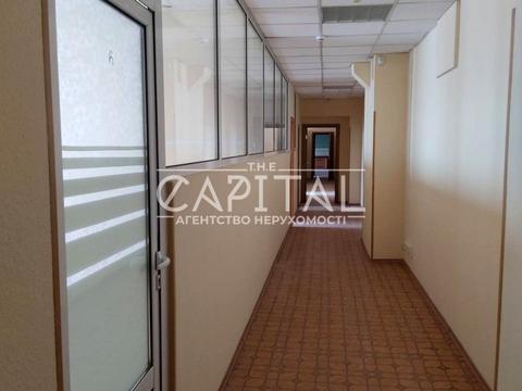 коммерческая по адресу Лесі Українки пл., 34
