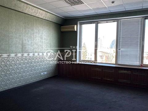 коммерческая по адресу Лесі Українки пл., 34