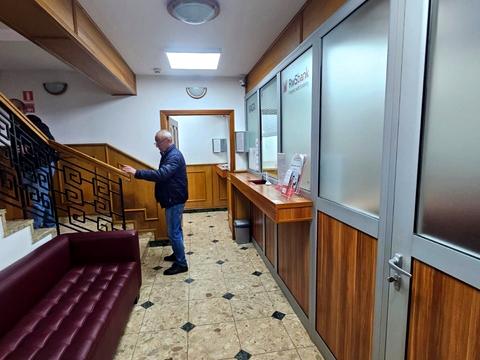 комерційна за адресою Прорізна вул., 6