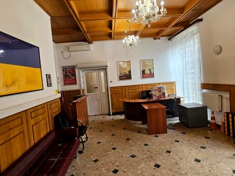 комерційна за адресою Прорізна вул., 6