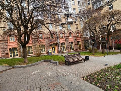 комерційна за адресою Прорізна вул., 6